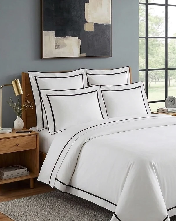 Luxury White Duvet Cover with Edge -Line Border – Premium Cotton Bedding — close-up